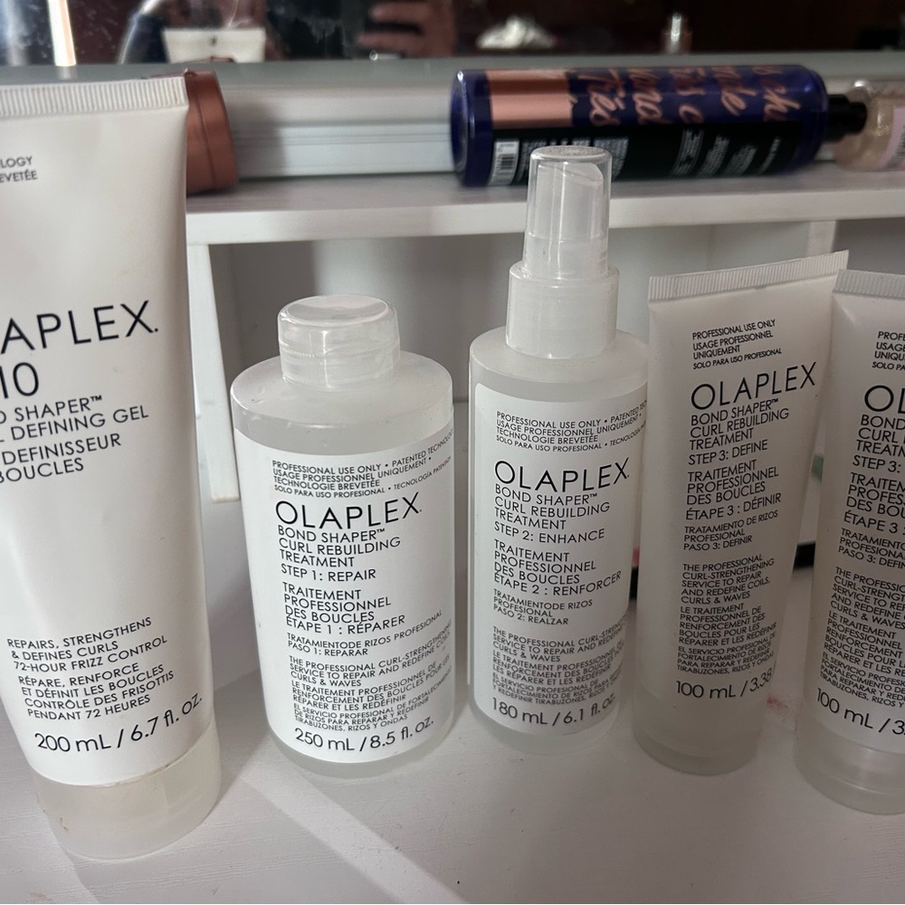 OLAPLEX Bond Shaper Curl Rebuilding Treatment - White Bottle with Pump